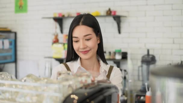Coffee Shop Concept Resolution Asian Female Staff Cleaning Shop Use — Wideo stockowe