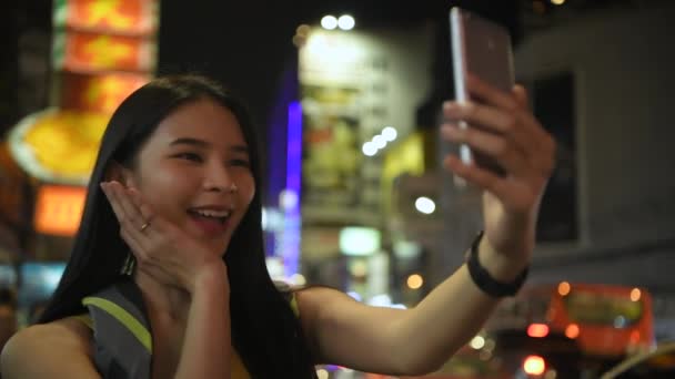 Travel Concept Resolution Asian Woman Taking Pictures Street While Traveling — Stockvideo