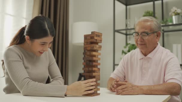 Concetto Vacanza Risoluzione Famiglie Asiatiche Che Giocano Insieme Casa Attività — Video Stock