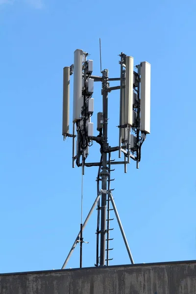 Muitas Várias Formas Tamanhos Transmissores Antena Telefone Celular Topo Construção — Fotografia de Stock