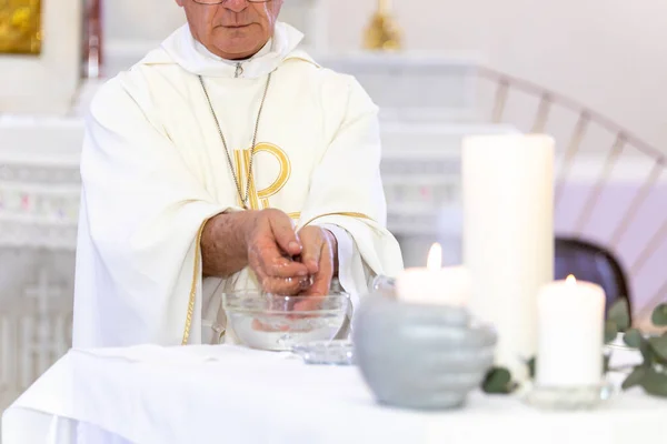 Komünyon ya da Ayinde Kilise Rahibi