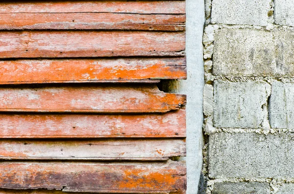 Danni arrugginito vecchio muro di legno — Foto Stock