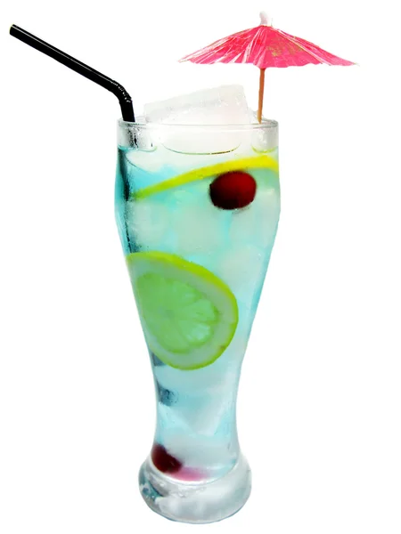 Alcohol blauw curacao cocktail drinken met citroen — Stockfoto