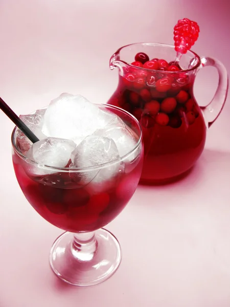 Bebida de cóctel ponche con fruta — Foto de Stock