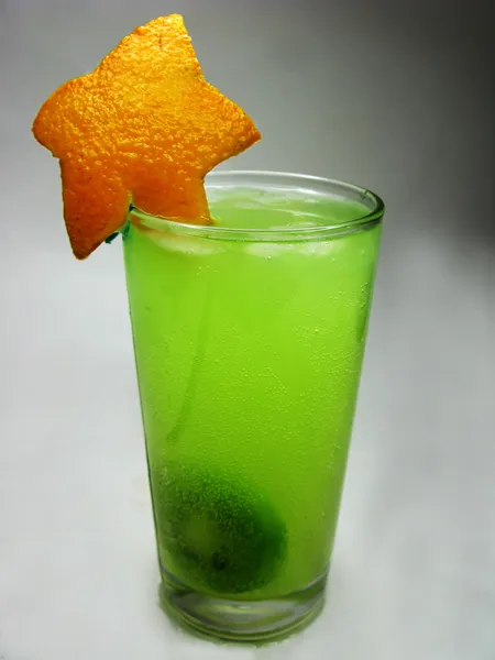 Fruit cold juice drink with kiwi — Stock Photo, Image