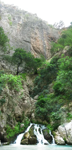 Saklikent 博德鲁姆石窟中的瀑布 — 图库照片