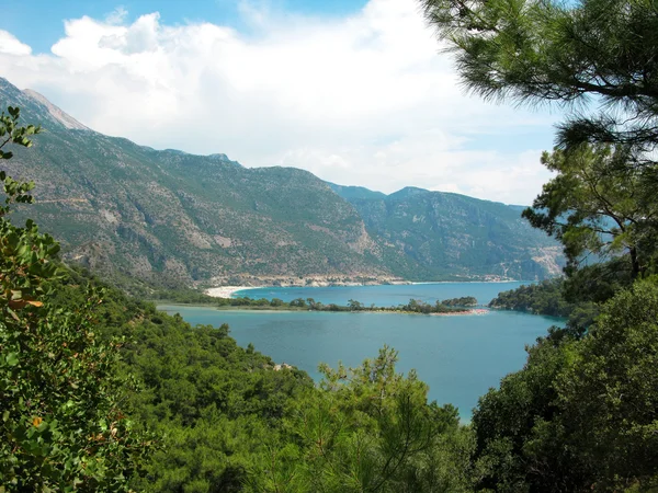 Panorama van blauwe lagune en strand oludeniz Turkije — Stockfoto