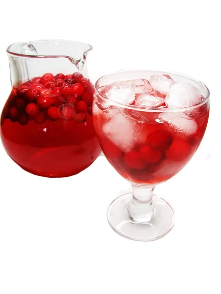 Bebida de coquetel de ponche vermelho de frutas com cereja — Fotografia de Stock