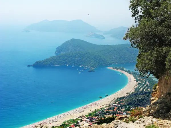 Panorama di laguna blu e spiaggia oludeniz tacchino — Foto Stock