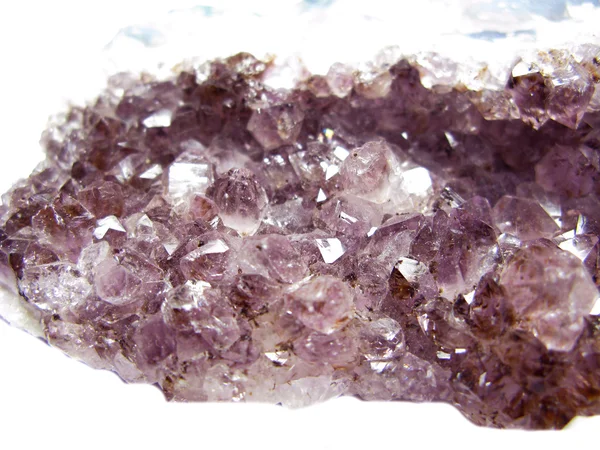紫晶 geode 地质晶体 — 图库照片