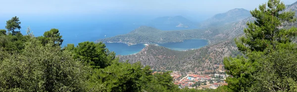 Panorama de laguna azul y playa de pavo oludeniz — Foto de Stock