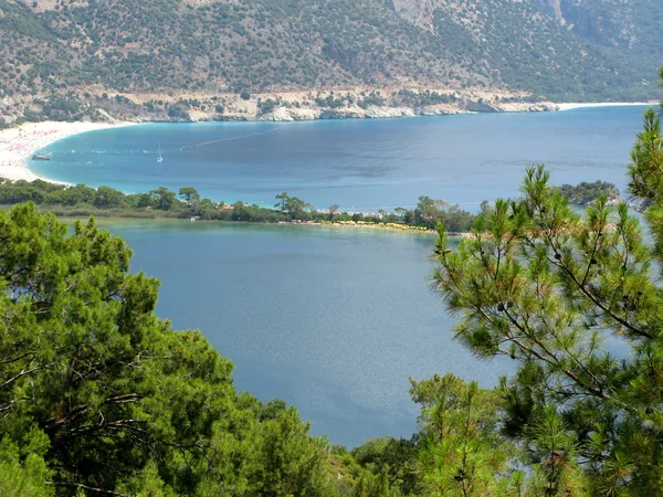 蓝色礁湖和海滩蝴蝶谷土耳其全景 — 图库照片