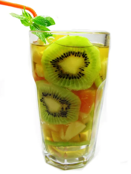Gyümölcs lé hideg italt a kiwi — Stock Fotó