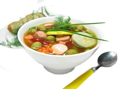 sosis ve zeytin ile sebze çorbası