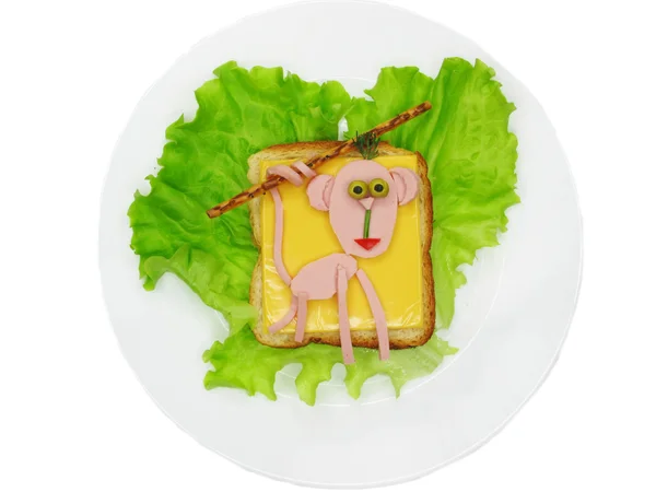チーズとハムと野菜のサンドイッチを創造的です — ストック写真