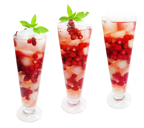 Fruit cocktail smoothie with wild strawberry — Stock Photo, Image