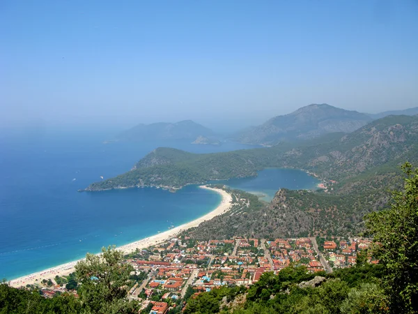 Panorama z modré laguny a pláže oludeniz Turecko — Stock fotografie