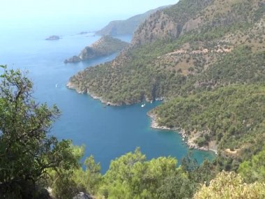 Akdeniz panorama görünümü ada ve kıyı