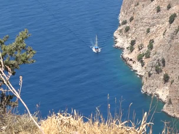 在地中海航行的游艇 — 图库视频影像
