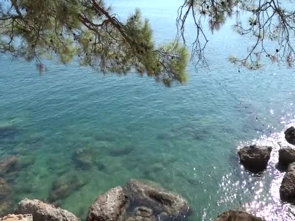 Textura del agua en la costa mediterránea del mar — Vídeos de Stock