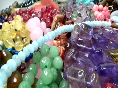 semigem kolye ve boncuk takı moda arka plan olarak