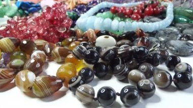 semigem kolye ve boncuk takı moda arka plan olarak