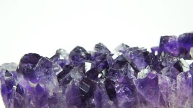 Ametist mücevher kristalleri soyut doku arkaplanı