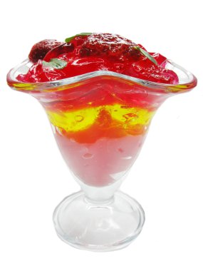 çilek meyve tatlı yoğurt ile