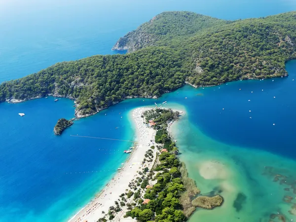 Panorama de laguna azul y playa de pavo oludeniz Imagen De Stock