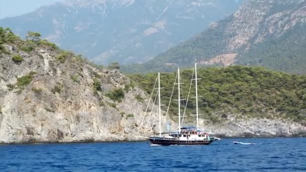 Yacht i Medelhavet Turkiet — Stockvideo