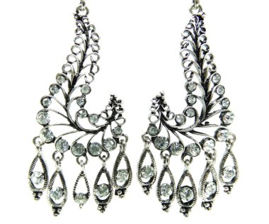 takı küpe ile parlak kristalleri