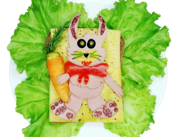 Kreativní zeleniny sendvič se sýrem a šunkou — Stock fotografie