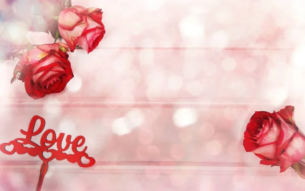 Amor Dia Dos Namorados Com Rosas Vermelhas Flores Fundo Brilhante — Fotografia de Stock