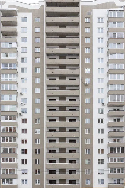 Typowy Fasada Architektury Nowoczesny Budynek Mieszkalny Widok Przodu — Zdjęcie stockowe