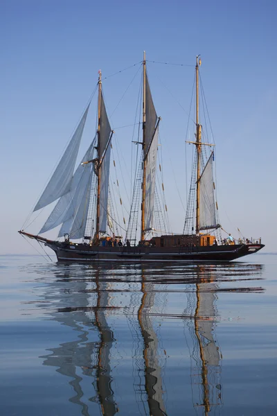 Schooner at sea in calm weather — Stock Photo, Image