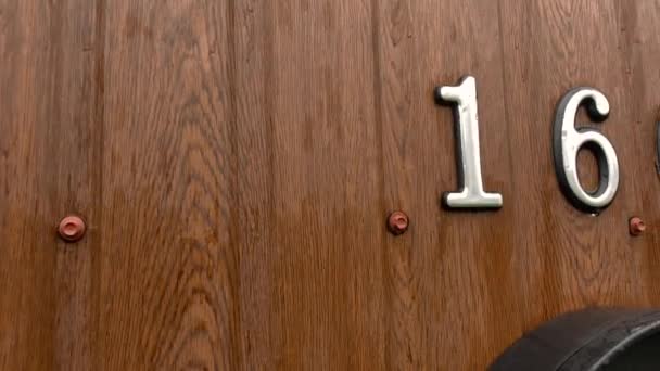 Numéro 166 Sur Clôture Une Maison Campagne Images Haute Qualité — Video