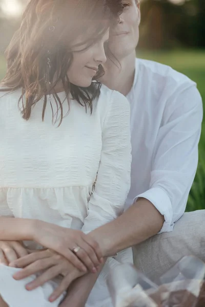 Bride Groom Sunset Field Close High Quality Photo — Zdjęcie stockowe