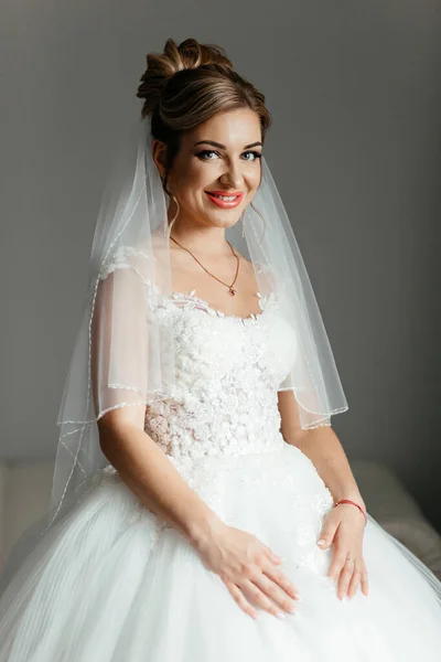 Elegant Bride Stands Window Hotel Room Looks Camera Bride Morning — стоковое фото