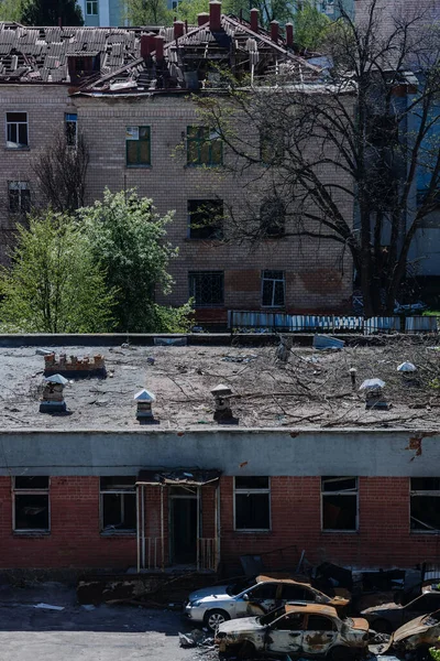 Chernihiv Ucrânia 2022 Edifício Destruído Carros Após Ataque Aéreo Resultado — Fotografia de Stock