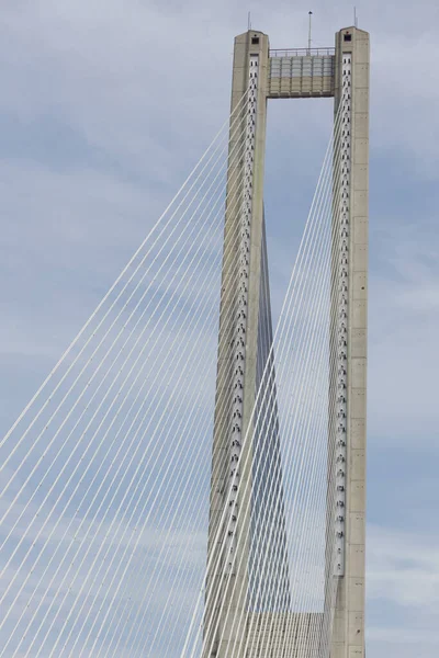 Архитектурный Мост Через Днепр Киеве Украина Против Голубого Облачного Неба — стоковое фото