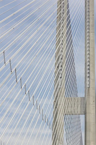 Архитектурный Мост Через Днепр Киеве Украина Против Голубого Облачного Неба — стоковое фото