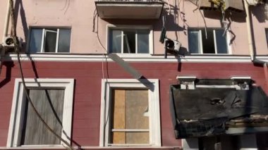 Chernihiv Ukrayna 2022: Ukrayna otelinin Rus uçak evi hava saldırısı sonucu hasar gördü. Rus Federasyonu ordusu tarafından yapılan roket ya da topçu bombardımanı sonucu.