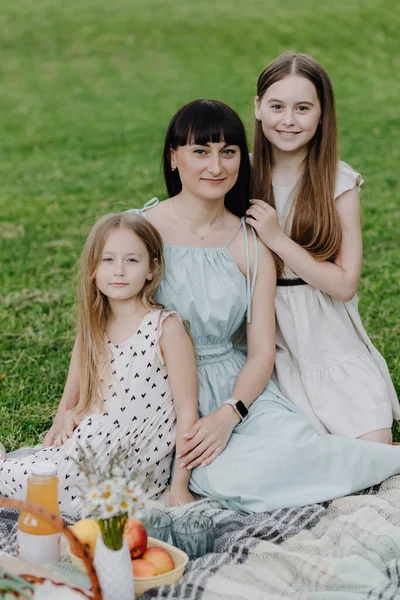 Portrait Happy Mum Two Daughters Happy Mother Two Daughters Enjoying — Stock Photo, Image