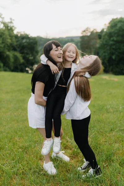 Mother Two Daughters Having Fun Park Summer Happy Family Concept — Stock Photo, Image