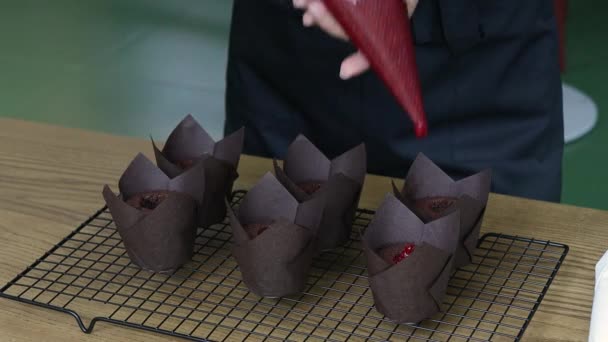 Preparation Homemade Pastries Confectioner Fills Chocolate Muffins Fruit Jam Close — Videoclip de stoc