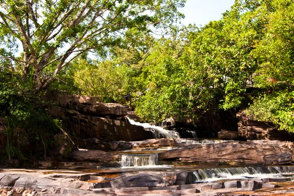 Khbail Chai cascade en saison sèche — Photo