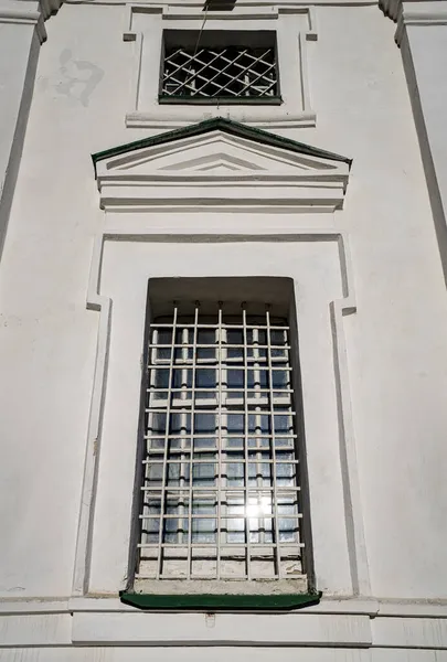 切尔尼赫夫三一主教座堂的窗户始建于1679年 该主教座堂由乌克兰巴洛克风格和早期古典主义元素组成 — 图库照片