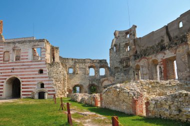 Janowiec Castle built in between 1508-1526. Janowiec, Lublin Voivodeship, Poland.