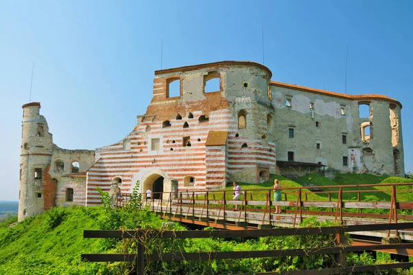 Janowiec Castle built in between 1508-1526. Janowiec, Lublin Voivodeship, Poland.