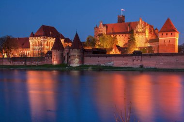 Polonya 'nın Malbork kentinde bulunan Töton Düzeni Kalesi, Pomeranya Voyvoda.